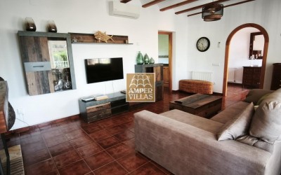 Amplia villa con apartamento de invitados a poca distancia del centro de Altea la Vella.